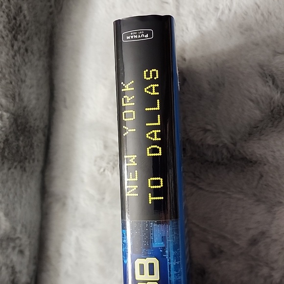 New‎ York to Dallas by JD Robb Hardback Book - Picture 10 of 14